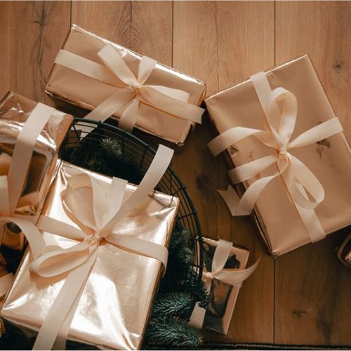 paquets-cadeaux-élégants,-coffret-beauté-omorphia-institut-de-beauté-à-toulouse